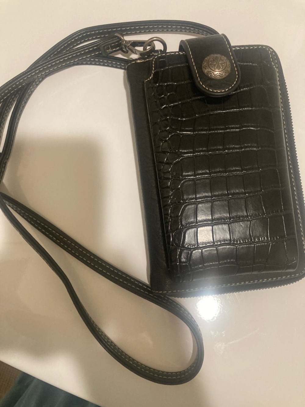 Women’s Black Croc Embossed Crossbody Wallet Bag